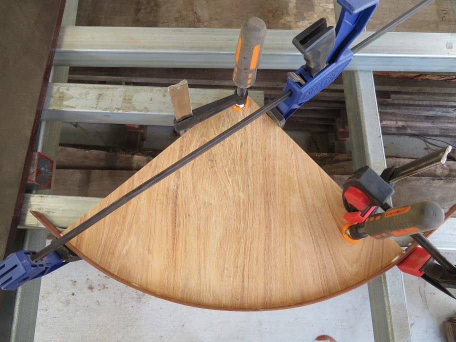 Figured Leg Corner Table