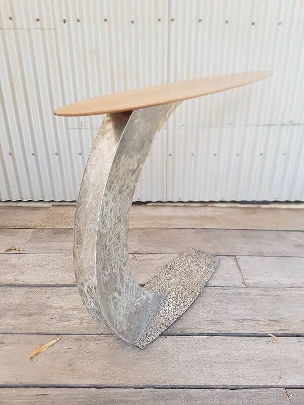 "Amplitude" - A Hybrid Style Table