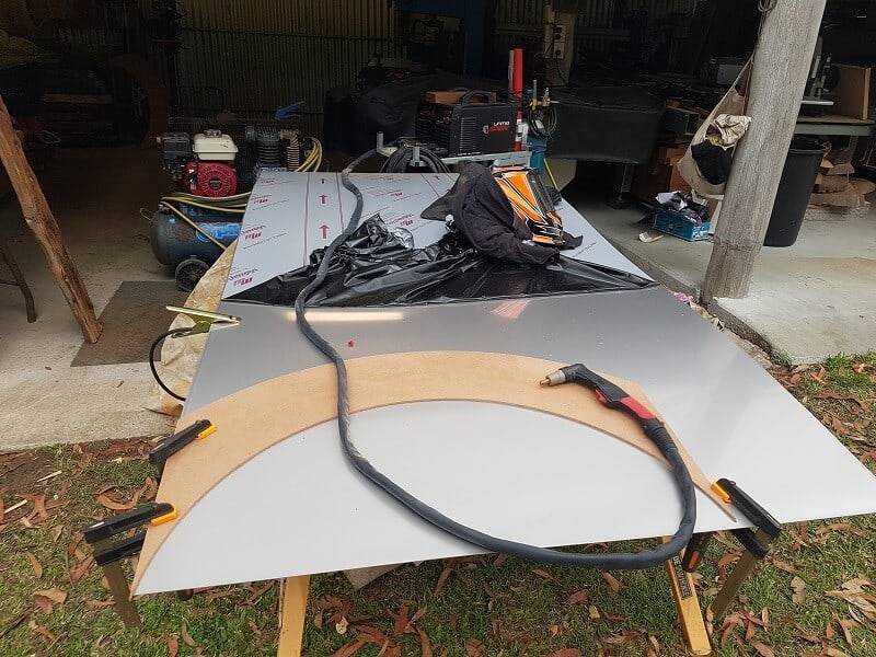 "Amplitude" - A Hybrid Style Table