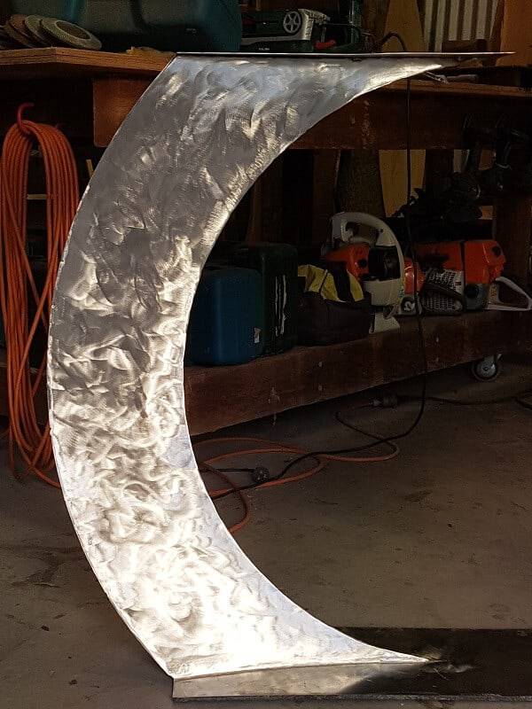 "Amplitude" - A Hybrid Style Table