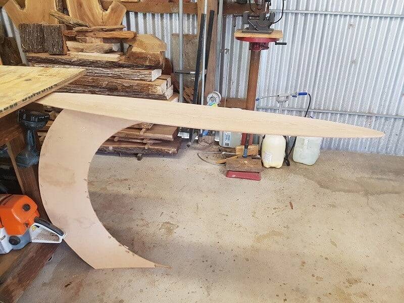 "Amplitude" - A Hybrid Style Table