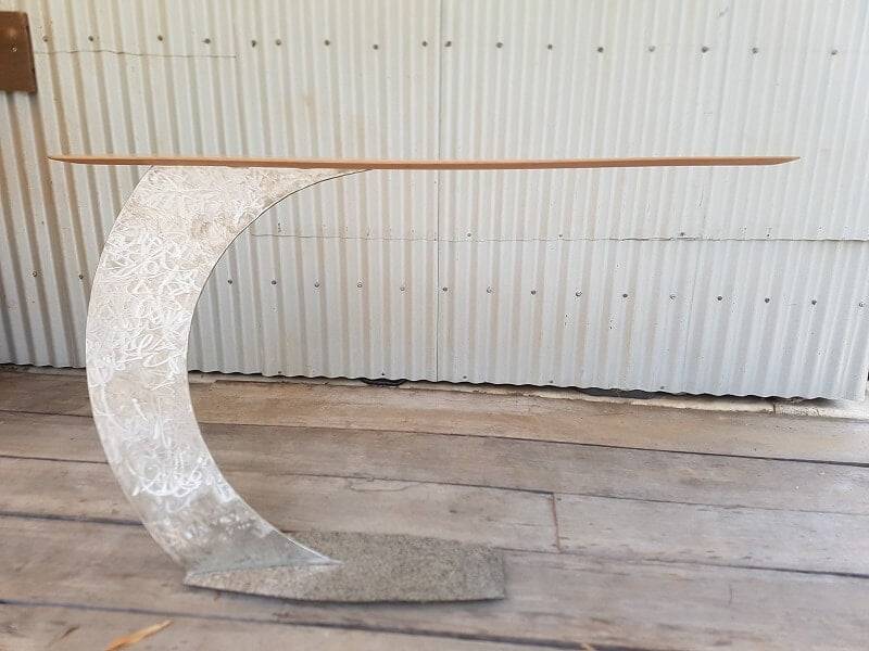 "Amplitude" - A Hybrid Style Table